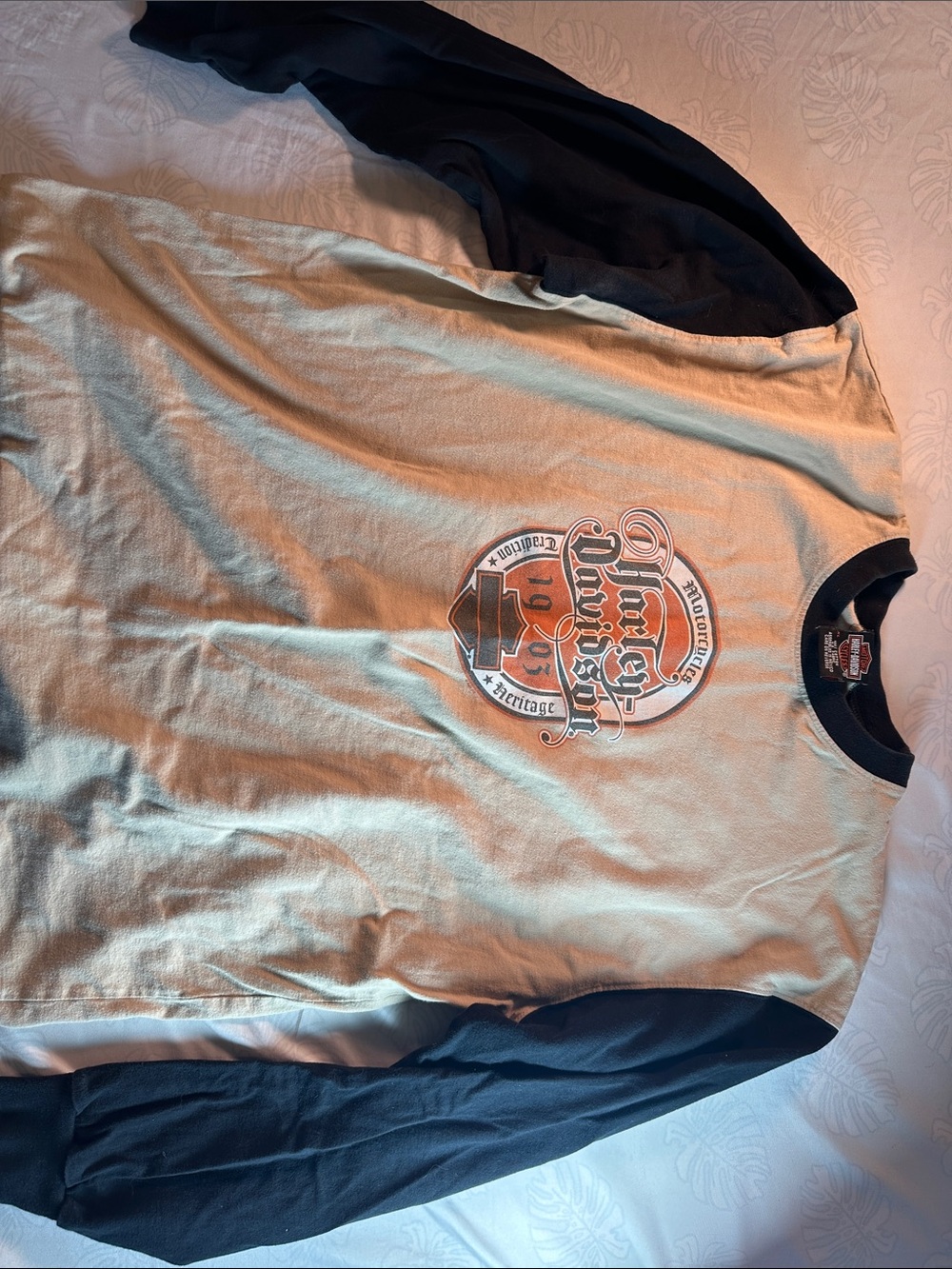 Harley-Davidson Beige and Black Raglan Long Sleeve Tee with Chest Graphic
